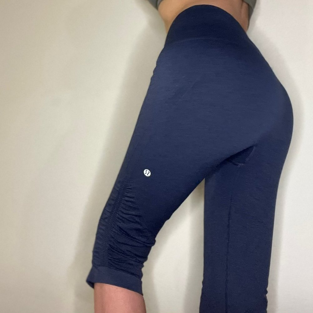 Lululemon leggings size 4, 21"